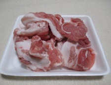 カリフラワーと豚肉の炒め物　材料②