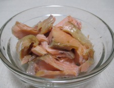 塩鮭と小松菜のパスタ　材料②