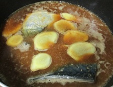 サバの味噌煮　調理②