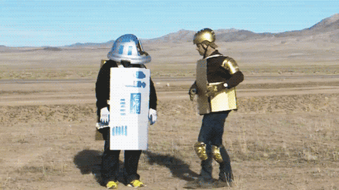 R2-D2がC-3POにやり返す