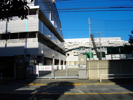 東京都新宿区にある東京韓国学校は、生徒数が定員割れだった！