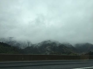 霧の山　新東名
