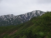 地蔵岳の手前から飯豊山頂方面眺望