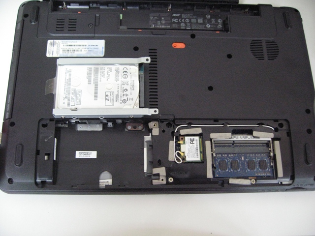 Acer E1-531-H82C ハードディスクトラブル SSDで快適化 - オール