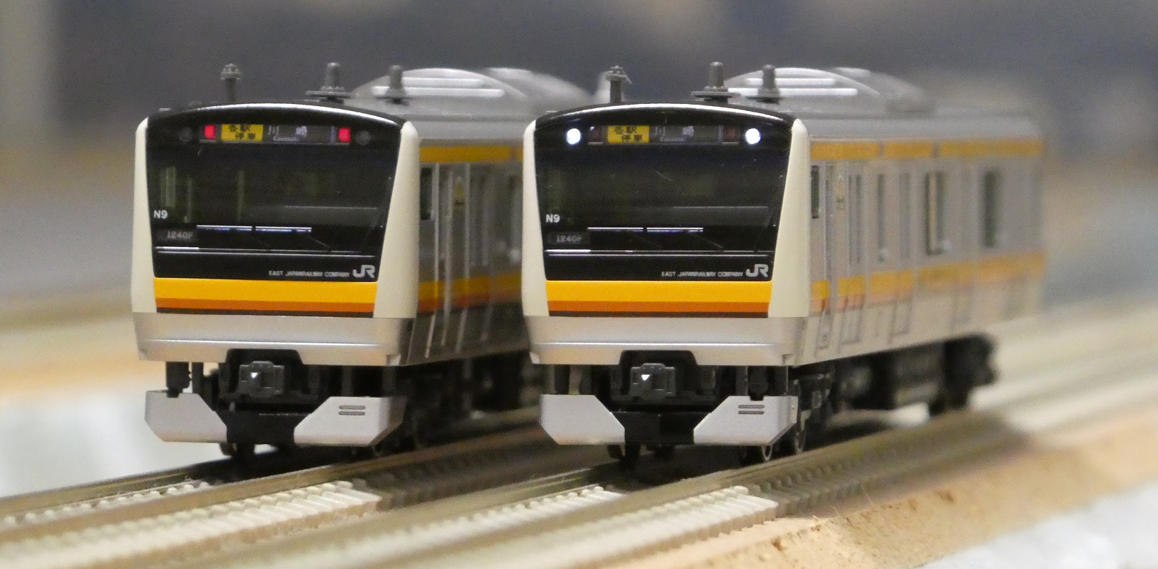 川崎駅 レイアウト製作日誌 KATO E233系8000番台&205系シングルパンタ 