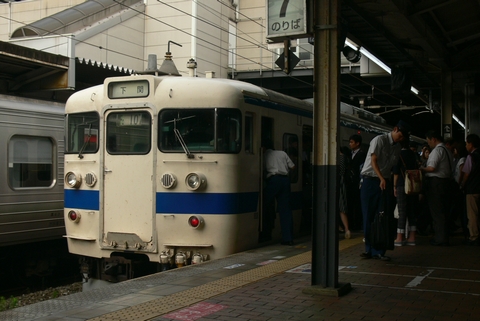下関行き415系電車